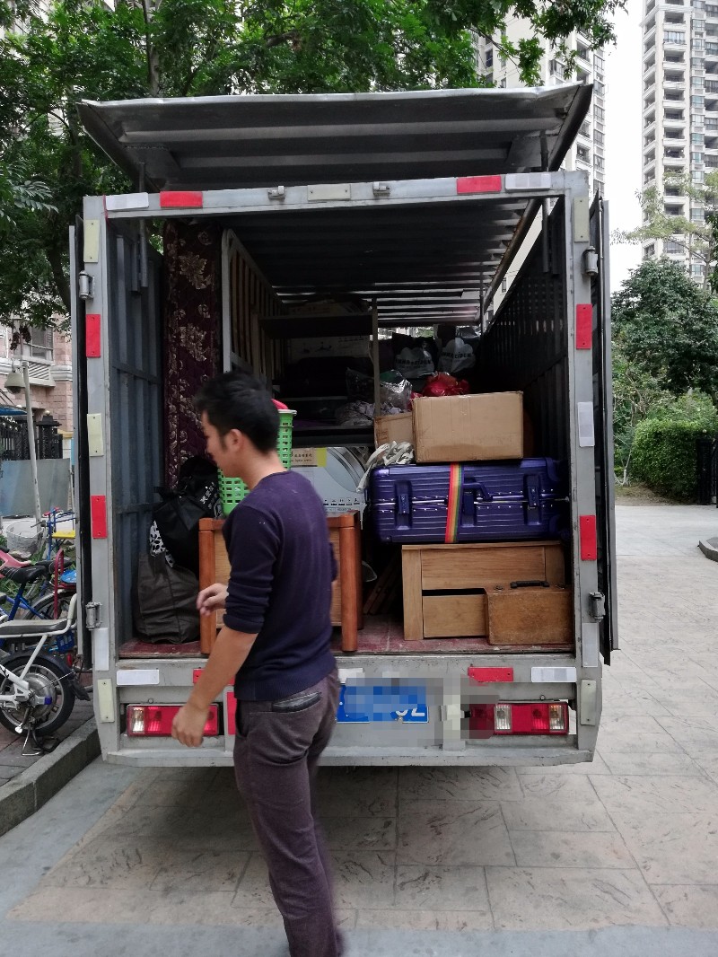 鳳崗專業(yè)搬家服務(wù) 長短途、同城拉貨，一站式解決您的搬遷需求