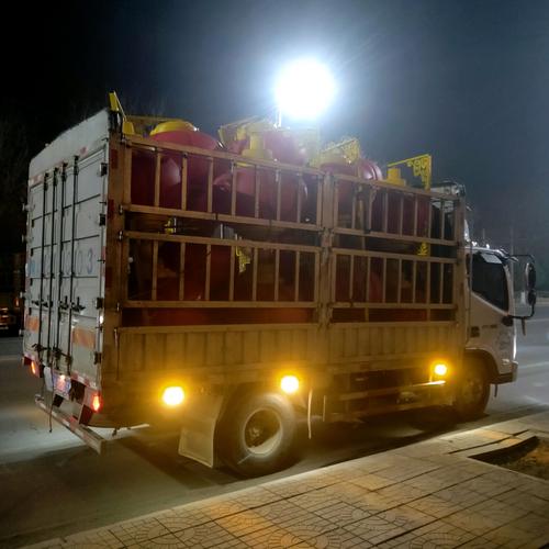 本車隊(duì)承攬各種長短途貨運(yùn)搬家 拉貨 4.2米 6.8米 7